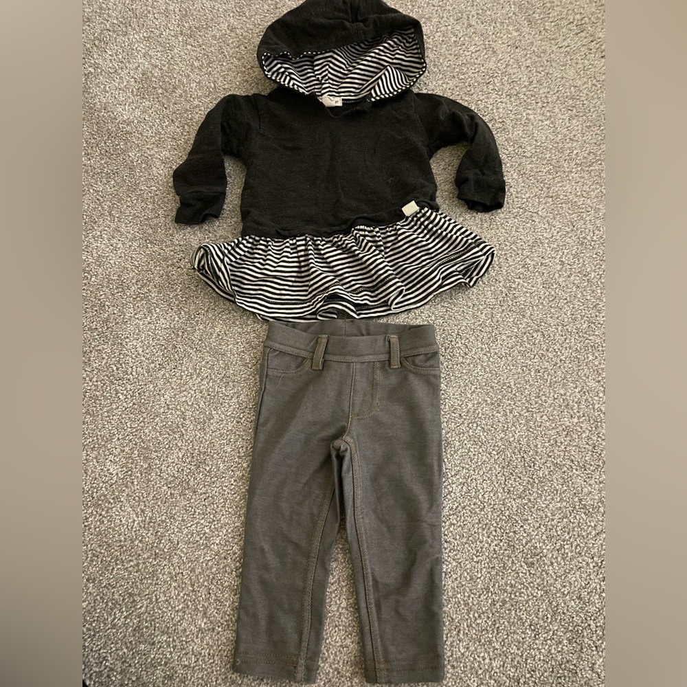 Burt’s Bees baby outfit